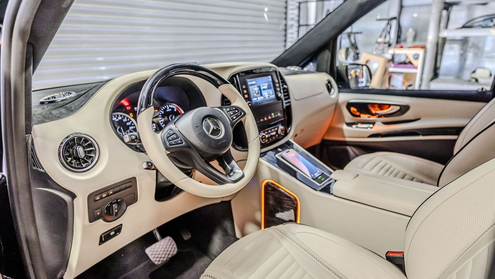 mercedes-benz-vito-maybach-vip-beyaz-on-konsol mercedes-benz-vito-maybach-vip-beyaz-on-konsol